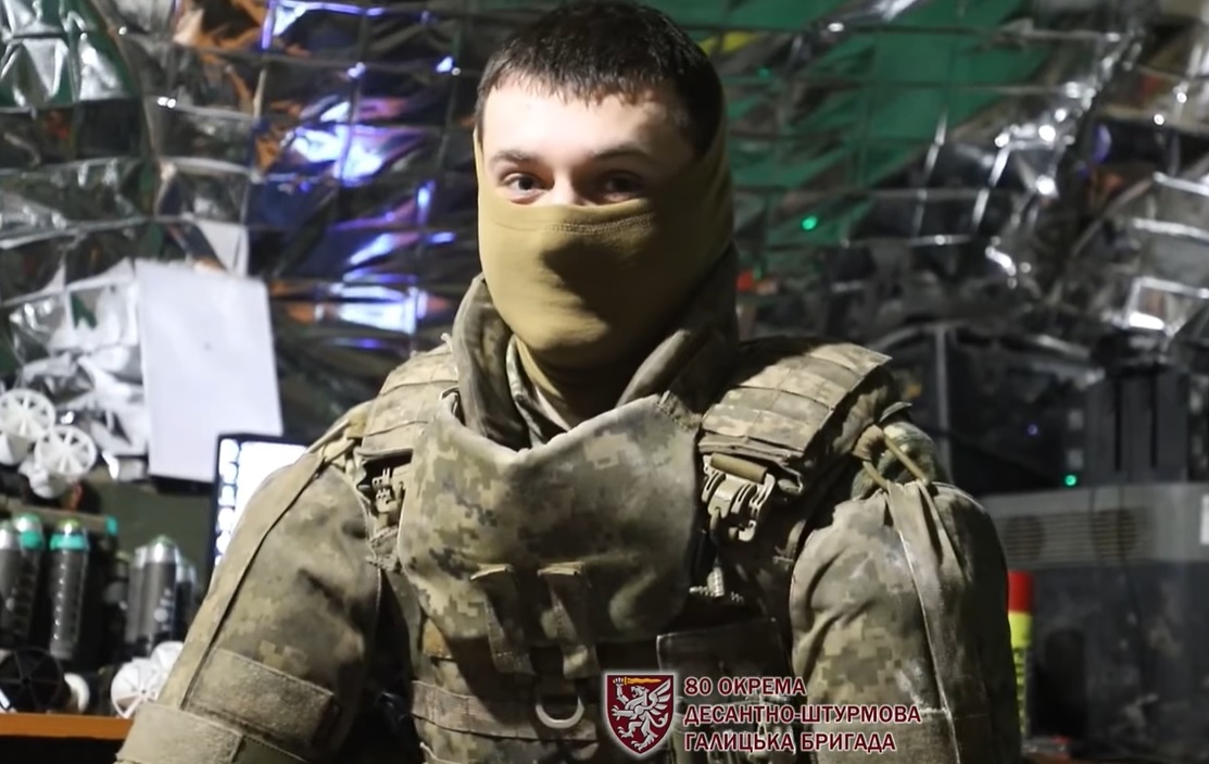 Тапки мив, а тут скид у сра#ку залетів. Десантники 80-ки показали, як б’ють дронами під Бахмутом