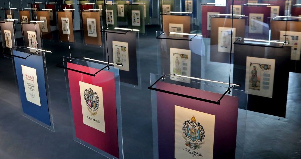 У Києві виставили колекцію старовинних зображень тризуба