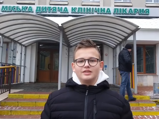 У Львові виписали 15-річного Ярослава, якому від бабусі пересадили нирку
