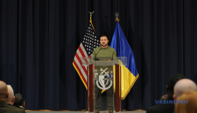 Зеленський розпочав офіційний візит до США. Усі деталі
