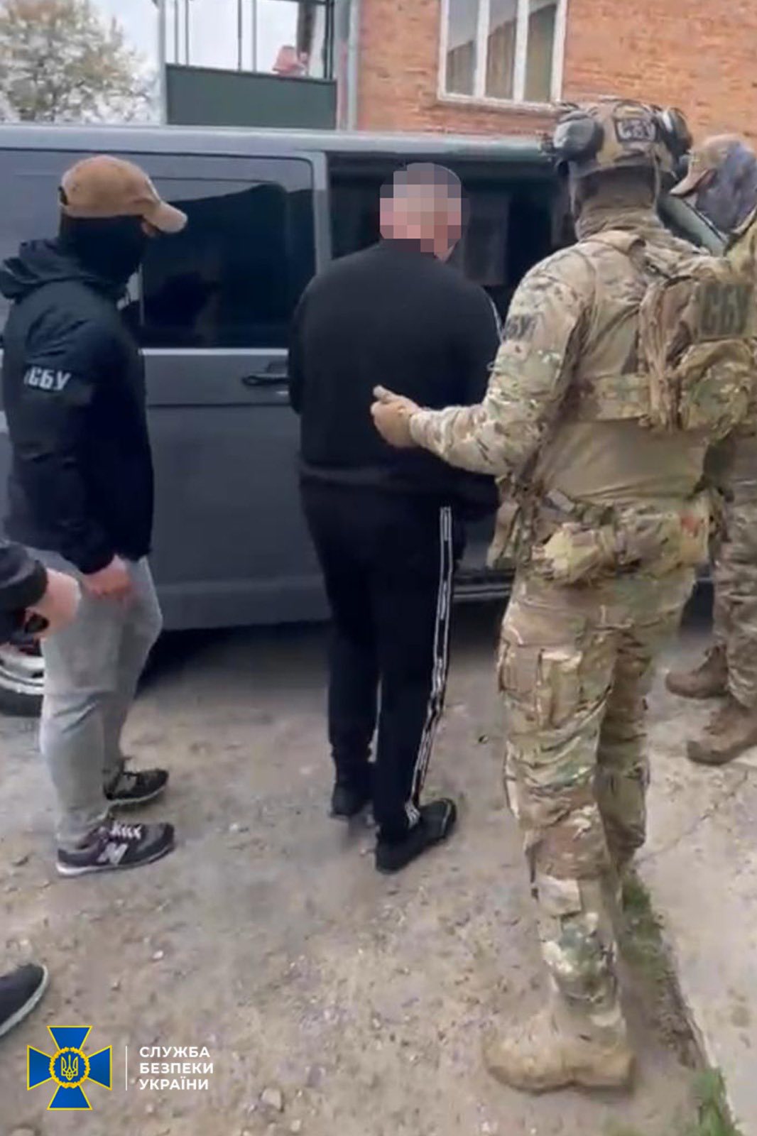 Вимагали гроші для криміналітету та тероризували: СБУ затримала учасників злочинних груп на Львівщині