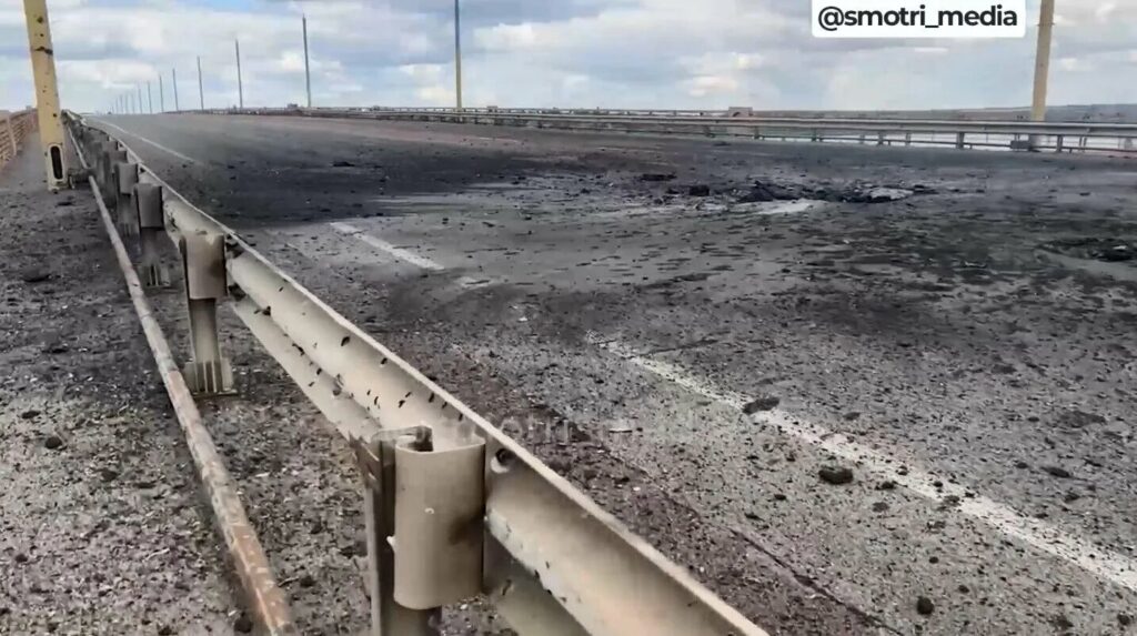Окупанти перенесли відкриття Антонівського моста для проїзду
