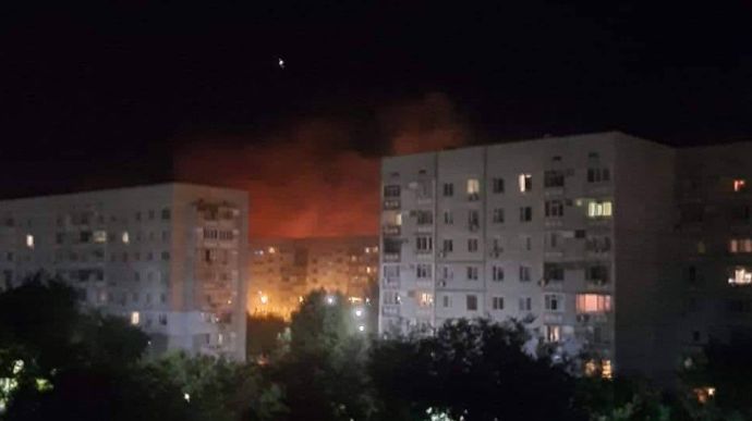 Рашисти обстріляли Енергодар. Відомо про 10 поранених