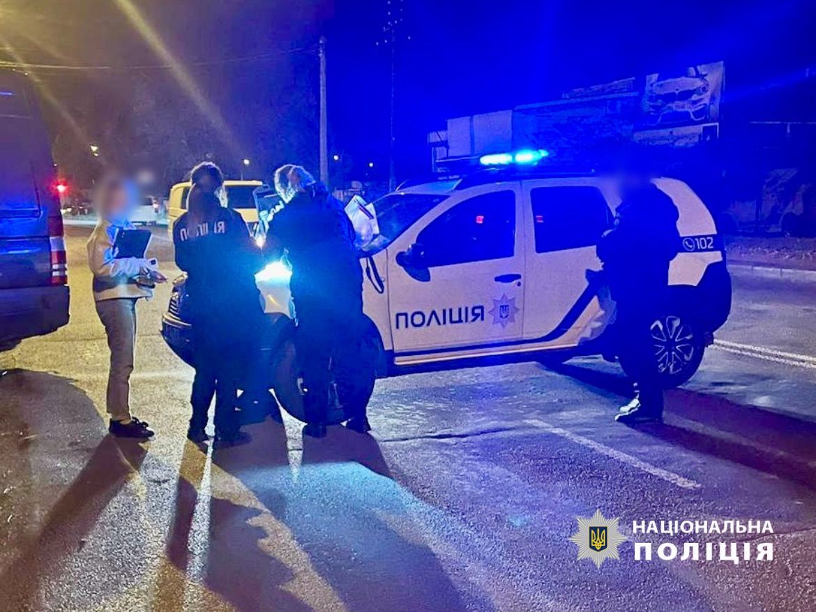 В Одесі чоловік зчинив бійку з жінкою і вистрелив у перехожого, який за неї заступився