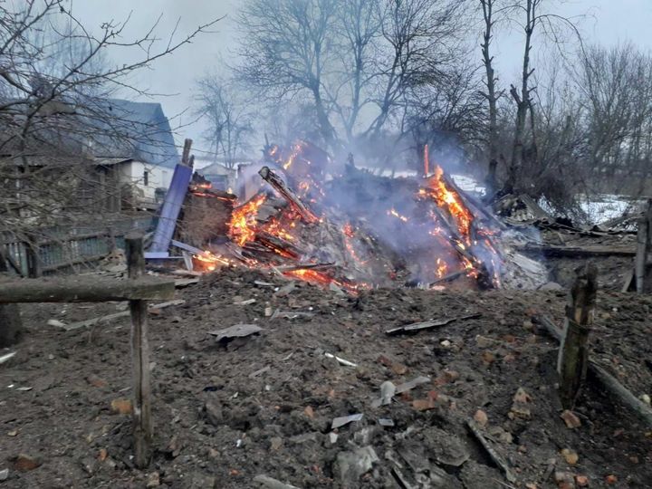 Росіяни вранці влучили у будинок на Сумщині: загинула сім'я з п'яти осіб