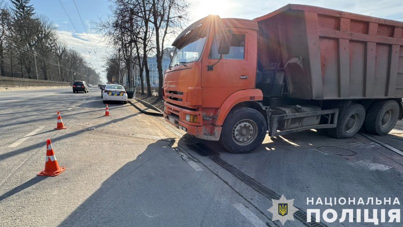 У Львові водій вантажівки на пішохідному переході збив чоловіка (фото)
