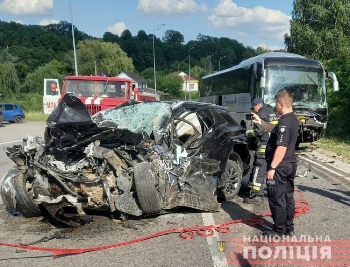 На Вінниччині авто зіткнулося з чеським автобусом: загинуло четверо людей