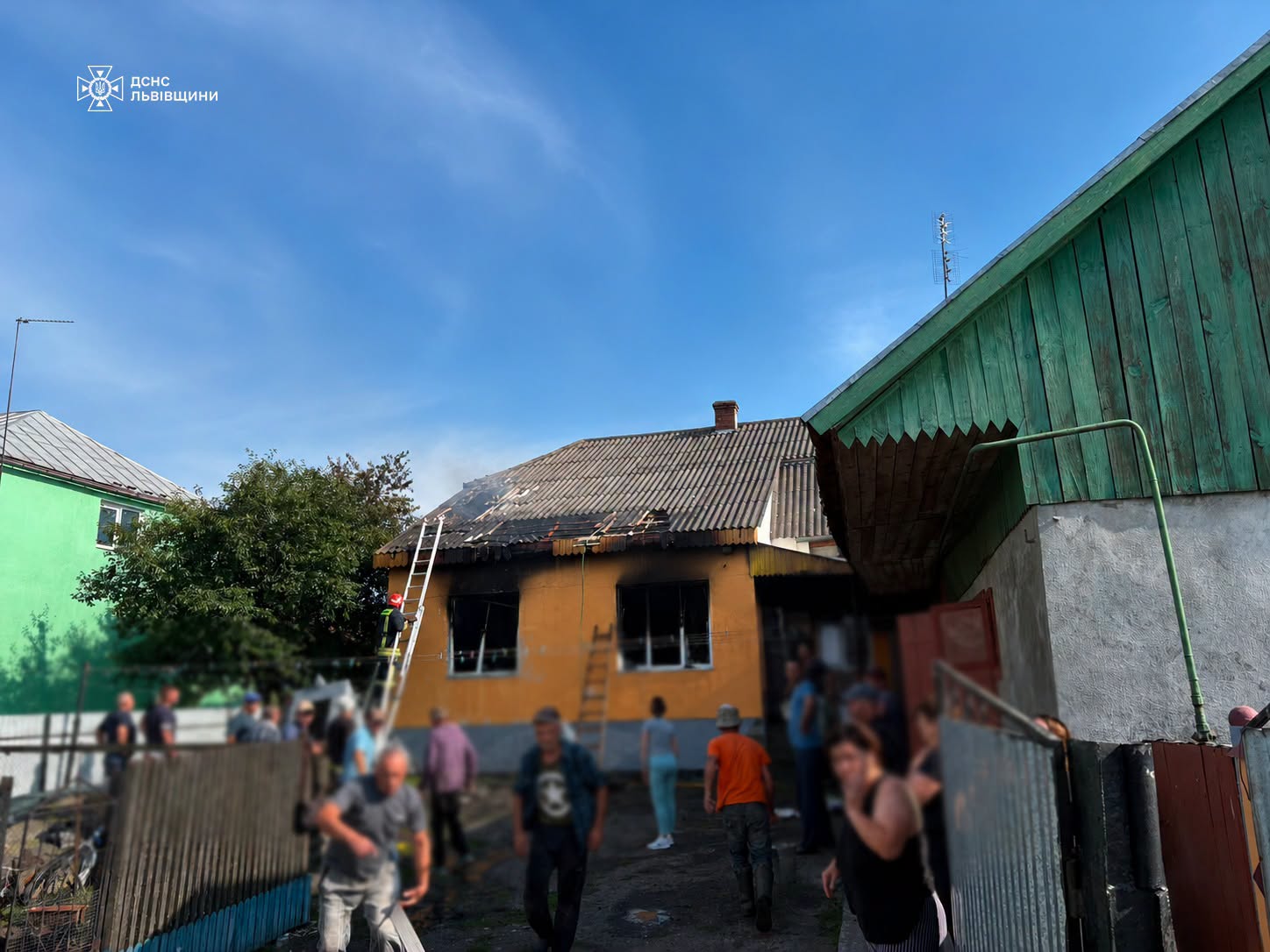 Рятували всім селом: деталі масштабної пожежі на Львівщині