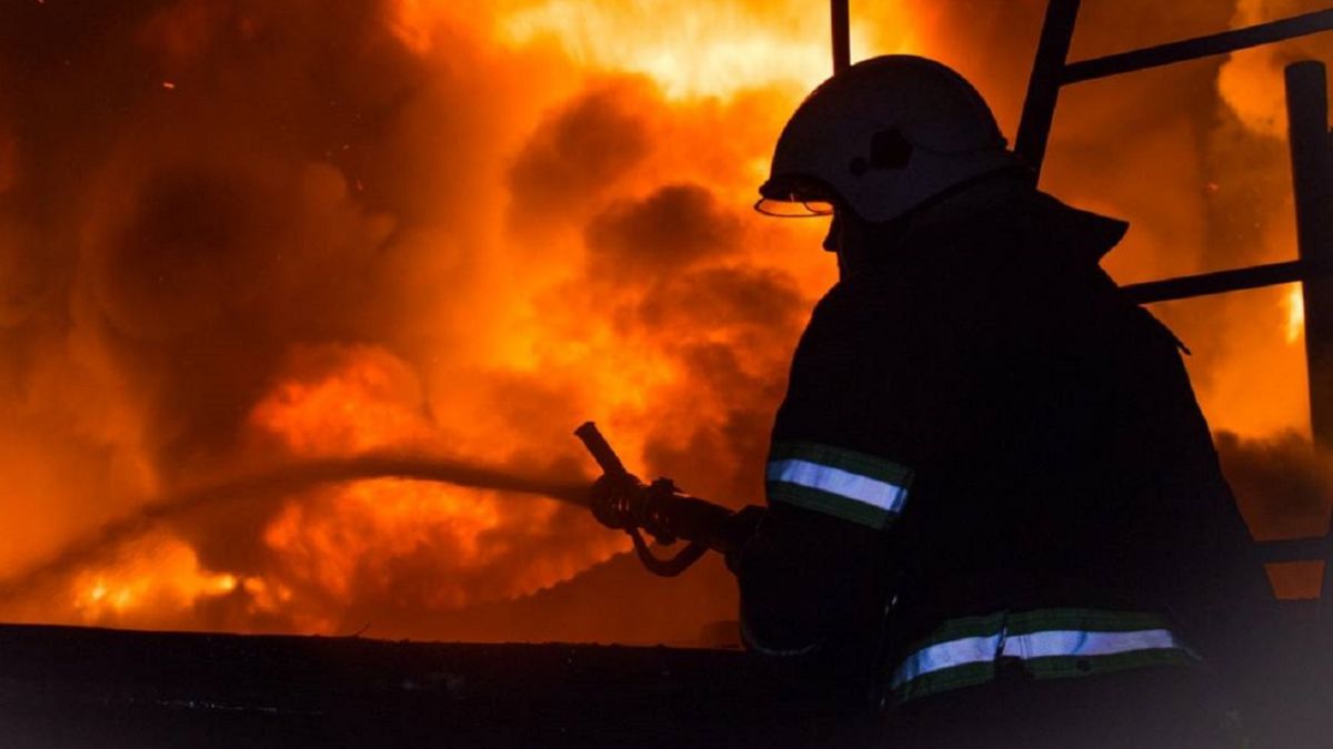 Травмовані люди, пожежі та понищені підприємства: наслідки ворожого удару по Одещині та Харкову