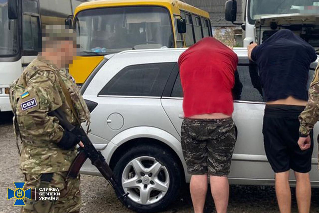 СБУ викрила три групи злочинців, що організовували втечу ухилянтам