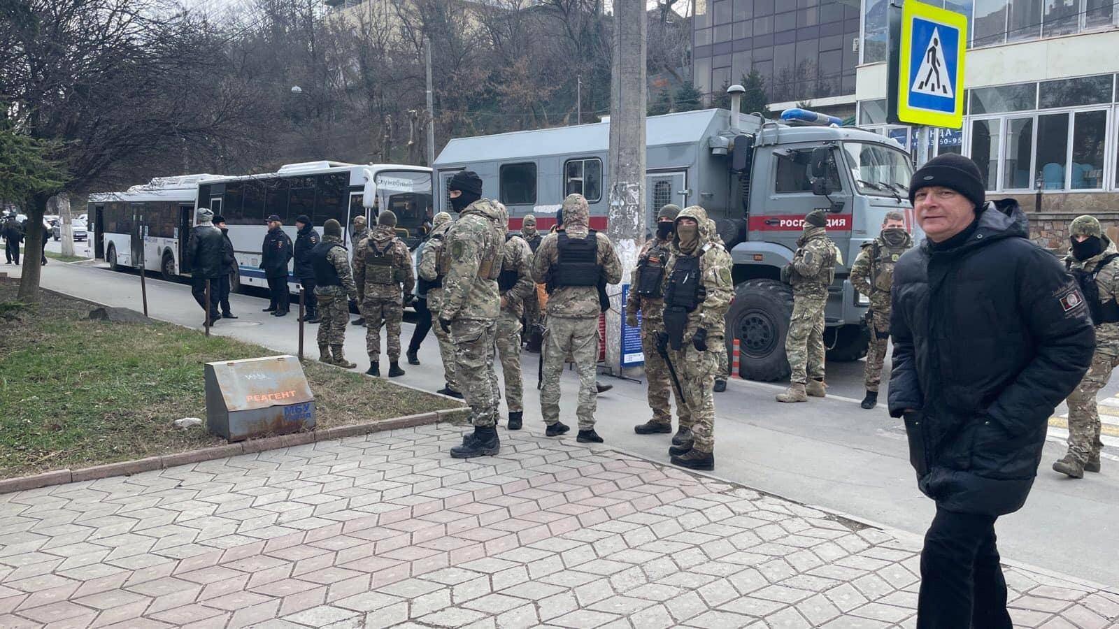 Окупанти масово затримують людей за сприяння українському підпіллю