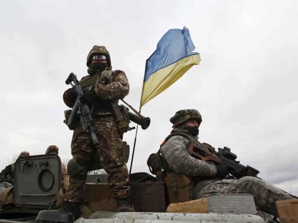 Російській армії, яка ще рухаються за інерцією наказів, кінець в Україні – Арестович