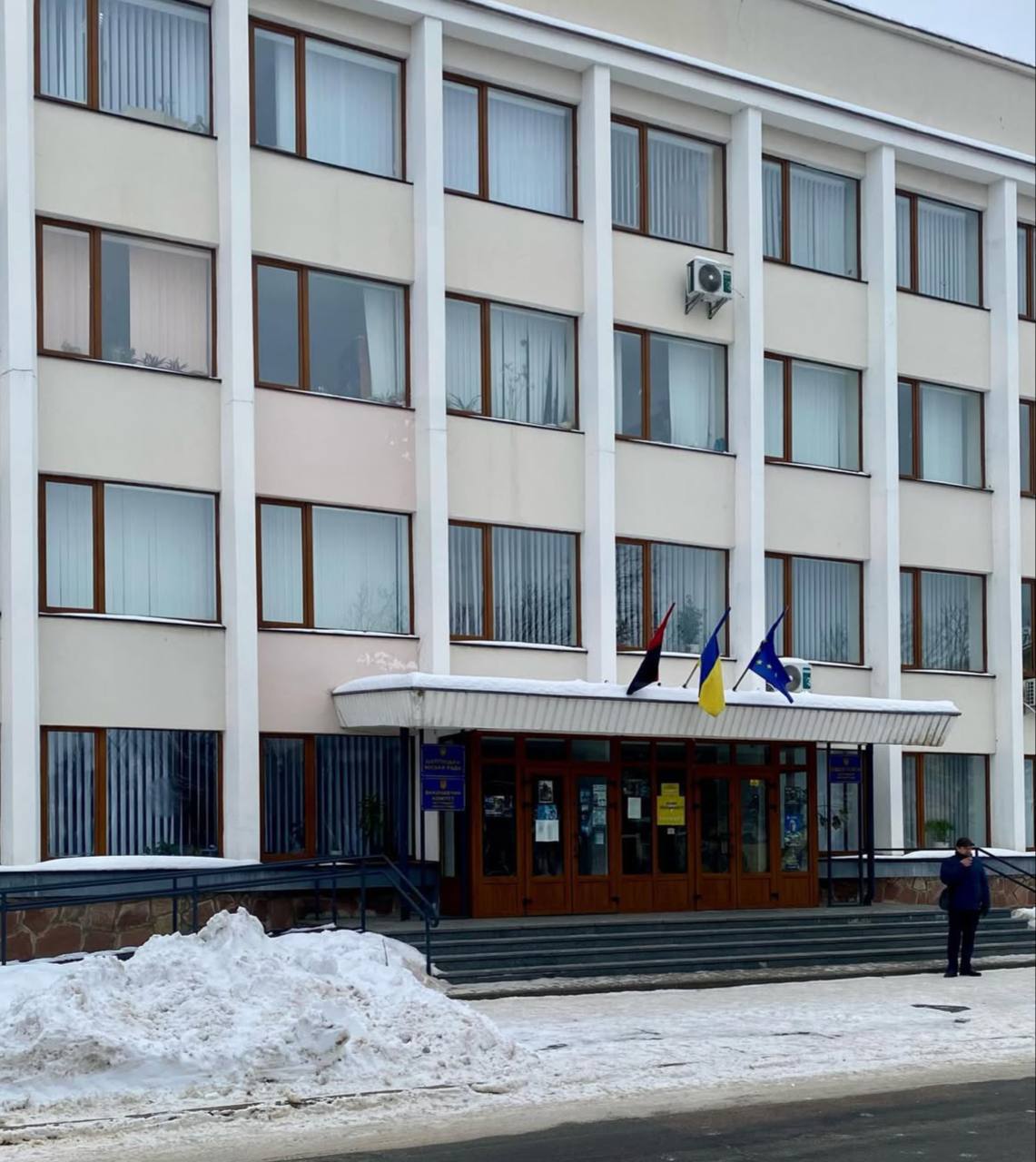 СБУ проводить обшуки в міській раді на Львівщині, - активіст