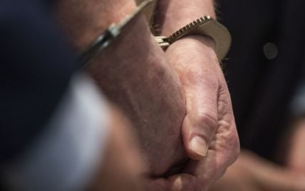 Побив, задушив і мертвою перетягнув у ліжко: На Буковині судитимуть підозрюваного у вбивстві