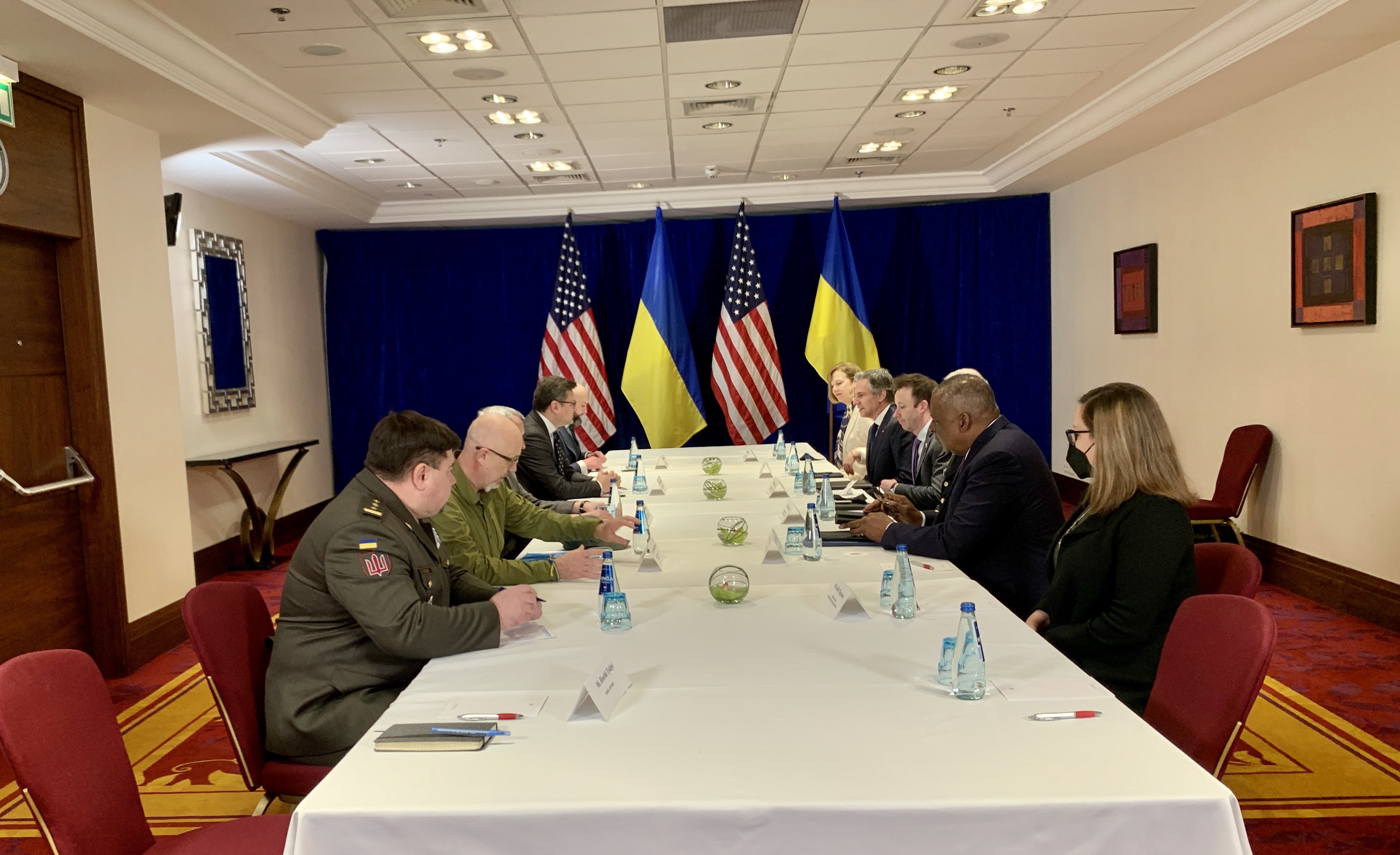 Кулеба і Резніков зустрілися з Джо Байденом. Перші деталі