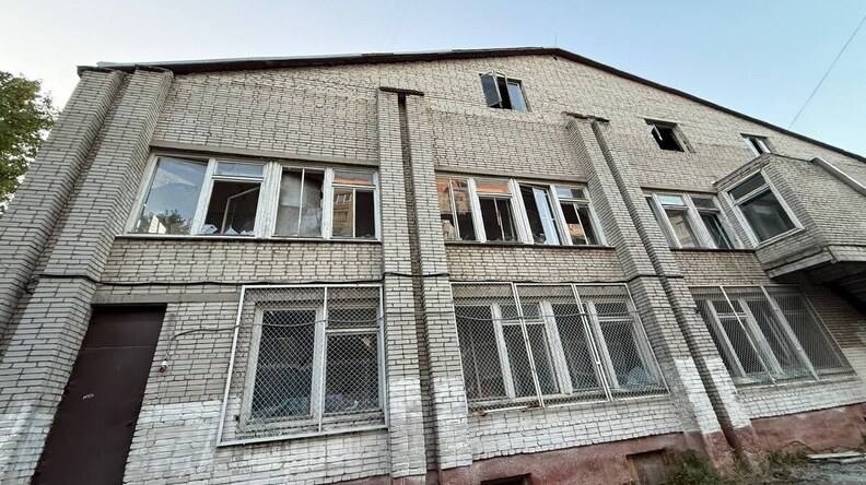 Через нічний обстріл у Львові пошкоджено ліцей та дитячий садок