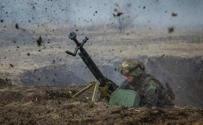 Окупанти поранили сімох українських військових на Донбасі