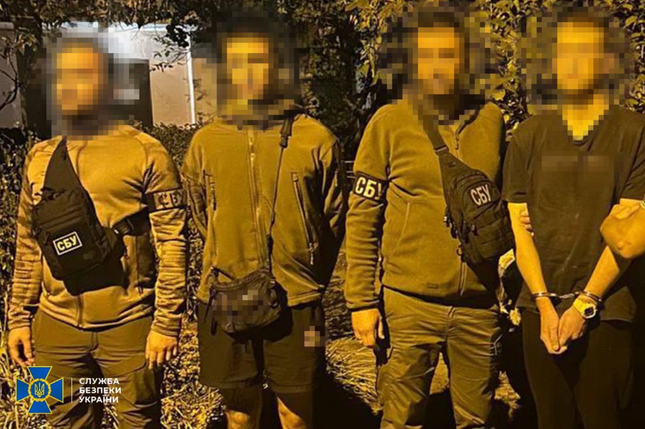 У Києві затримали чотирьох паліїв військових авто