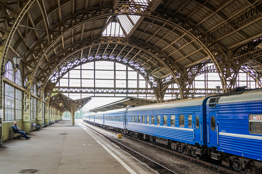 На всіх вокзалах України перевірять підвісні люстри через інцидент у Дніпрі