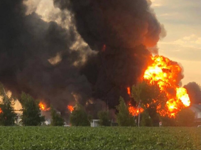 На Дніпропетровщині пожежу на нафтобазі ліквідовували майже п'ять діб