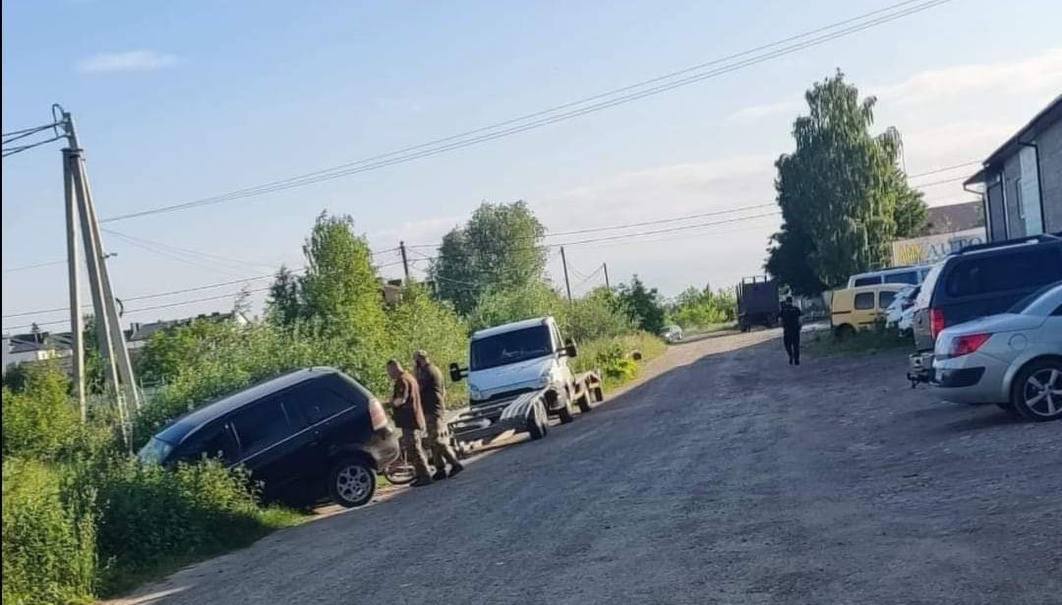 На Львівщині працівники ТЦК наздоганяли велосипедиста, збили його, але не наздогнали