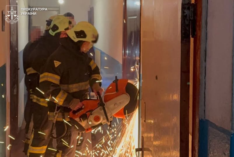У Шептицькому матір замкнула малолітніх дітей у квартирі та зникла