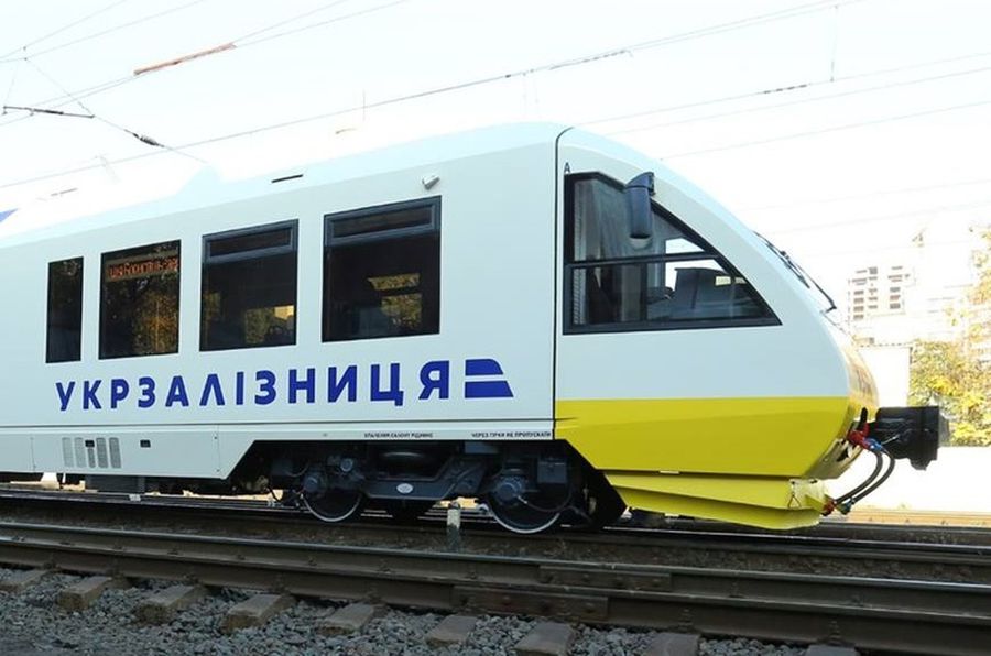 «Укрзалізниця» призначила додаткові потяги на Захід України