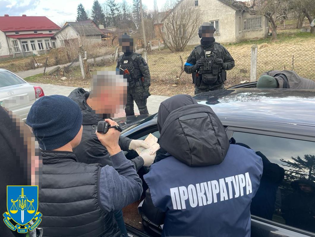 На Львівщині перший заступник мера вимагав 100 тисяч грн хабаря за гуманітарку з Фінляндії
