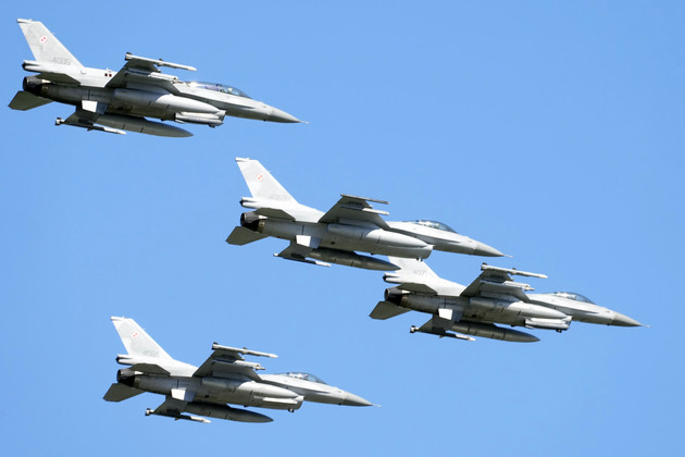 Українські пілоти розпочали льотну підготовку на винищувачах F-16 у США