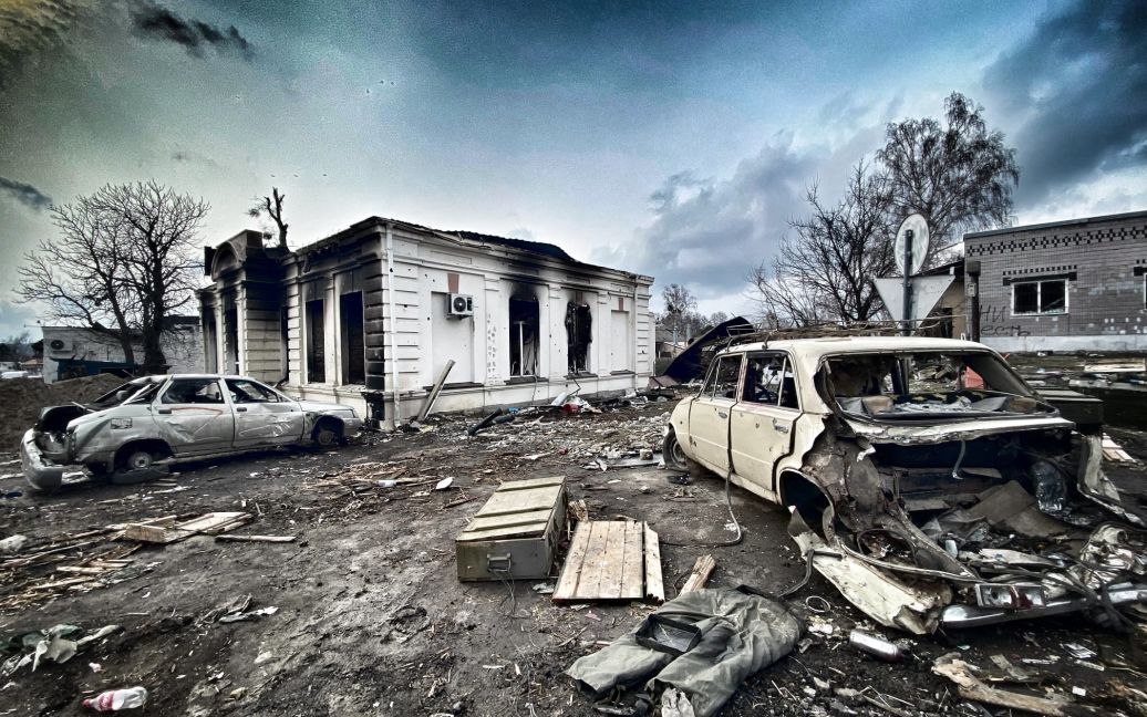 У звільненому Тростянці знаходять тіла закатованих місцевих жителів