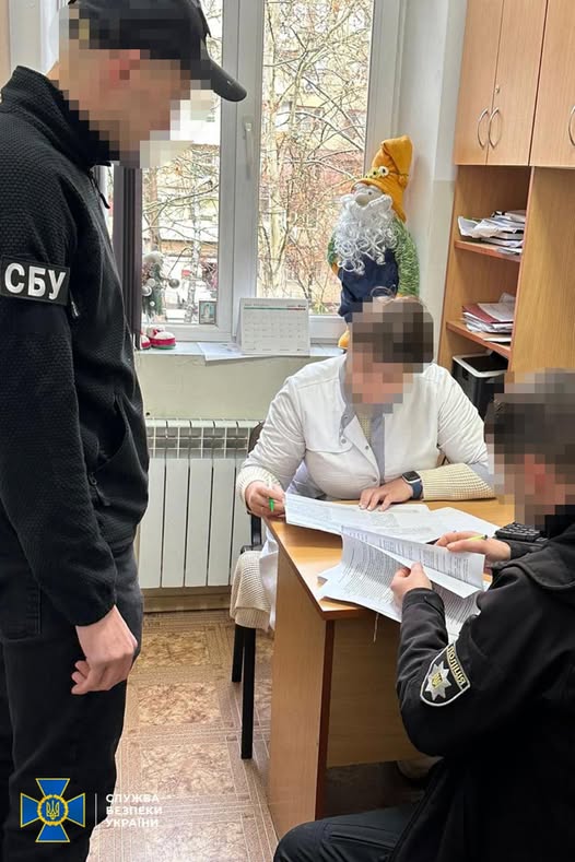 На Закарпатті викрили медиків, які допомагали ухилянтам отримати інвалідність (фото)