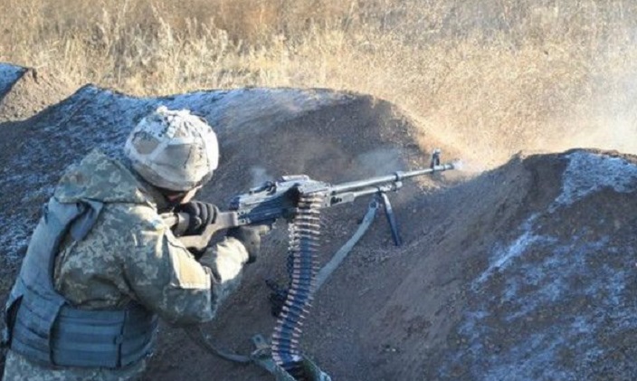На Донбасі окупанти 80 разів обстріляли українські позиції з важкої артилерії та мінометів, є поранений