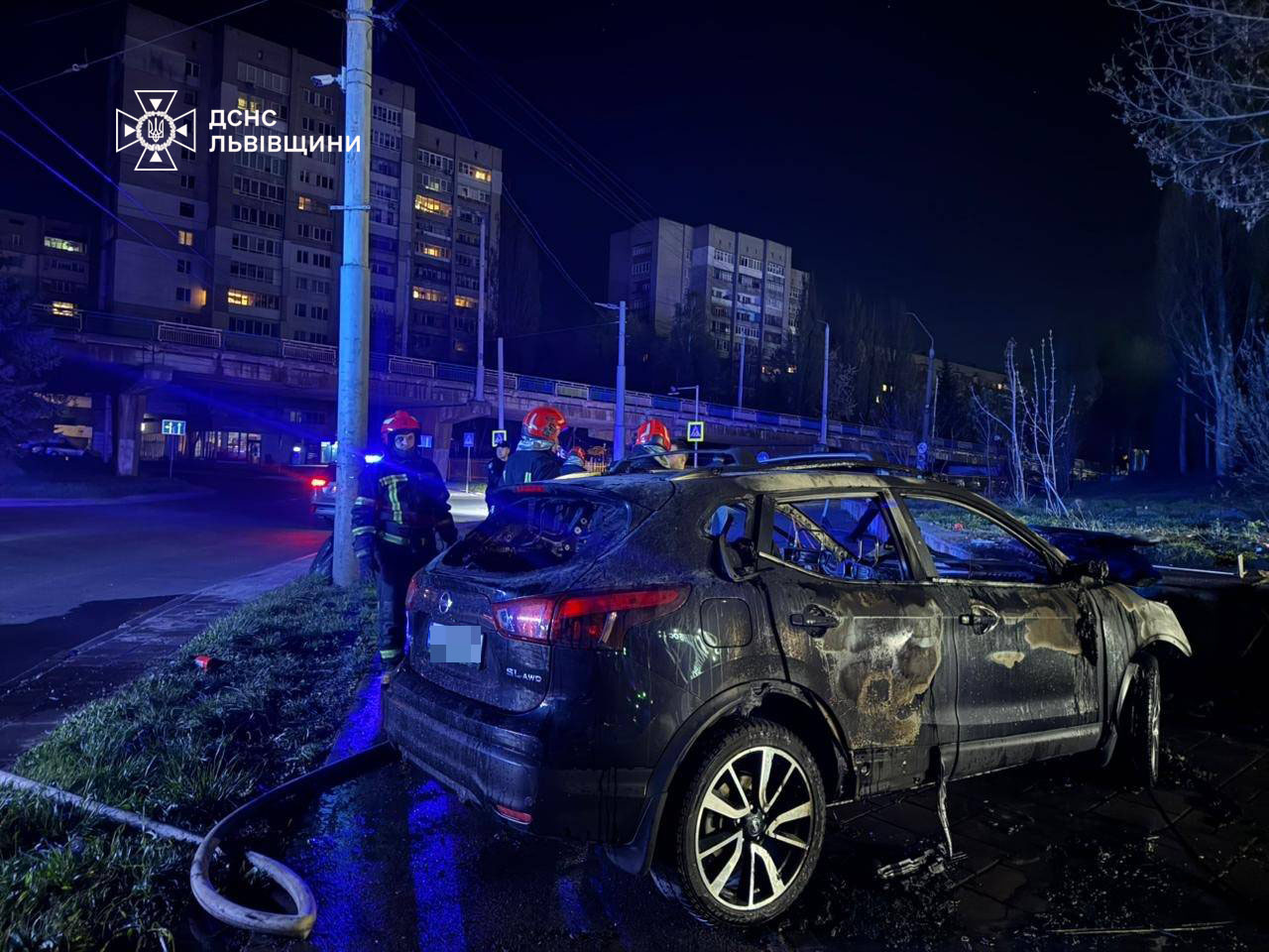 У Львові вночі горів автомобіль: Деталі