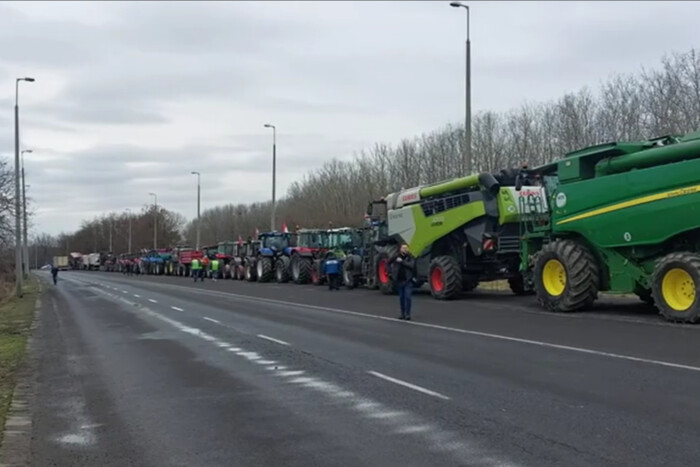 Угорські фермери влаштували протест біля кордону з Україною
