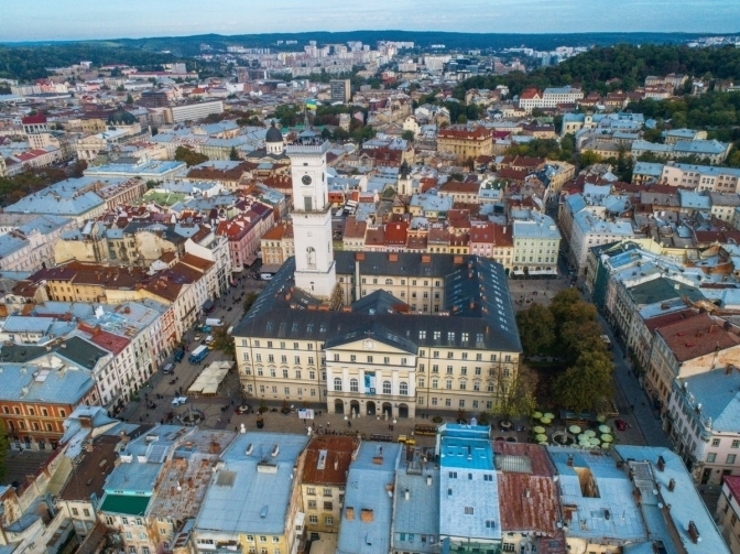 У Львові пролунали вибухи: що відомо