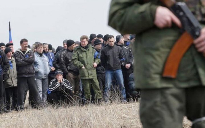 «Нам цього не треба». Окупанти скаржаться, що їх обманом кидають на передову