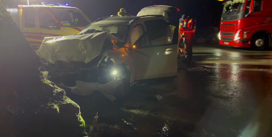 На Львівщині - смертельна ДТП: водій «BMW» врізався в бетонну стіну тунелю