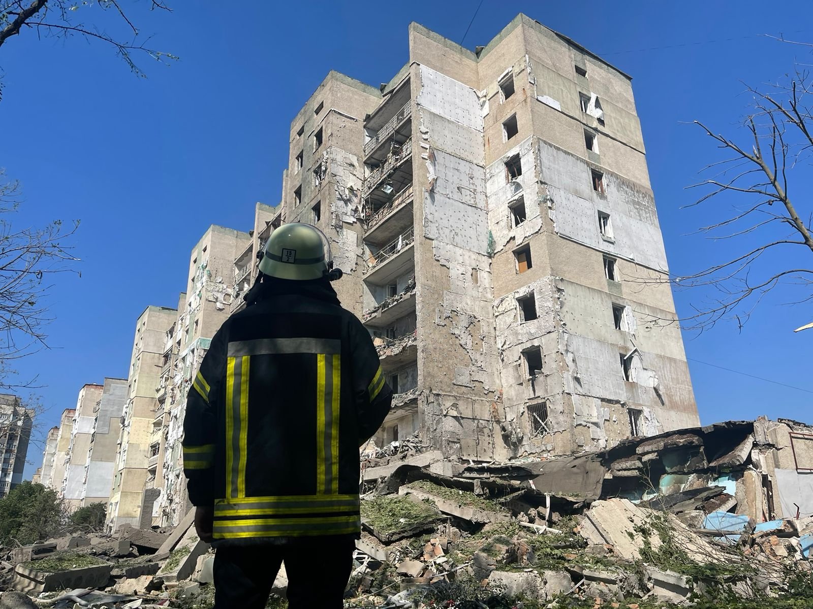 У будинку проживало 160 мешканців, четверо загиблих - одна родина. Зеленський про терор на Одещині
