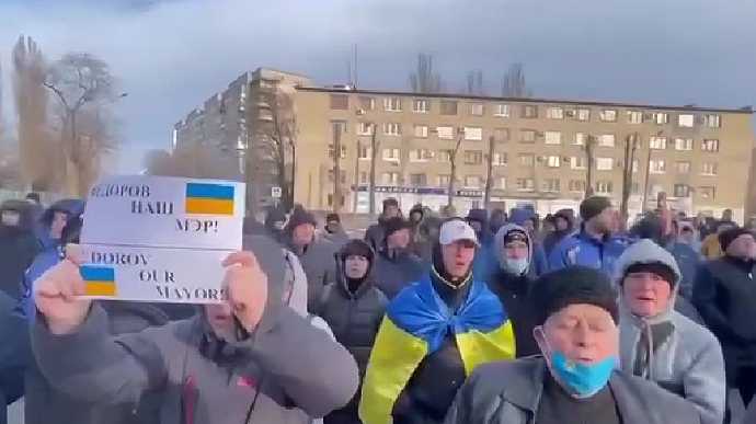В окупованому Мелітополі проходить мітинг з вимогою відпустити мера