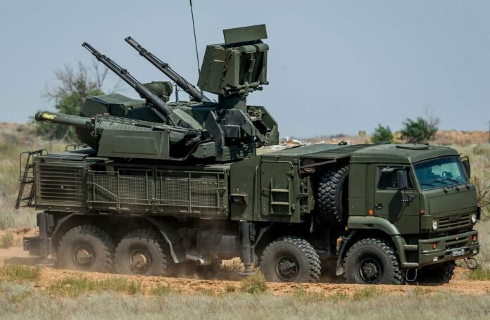 СБУ знищила «Панцир-С1» і три гелікоптери на ворожому аеродромі в Криму