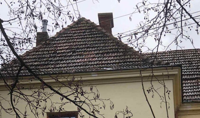 Поблизу Львова відремонтували дах сімейного гуртожитку, який атакували «шахеди»