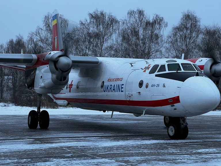 У Київ прибув літак санавіації з постраждалою у пожежі в Косівській лікарні