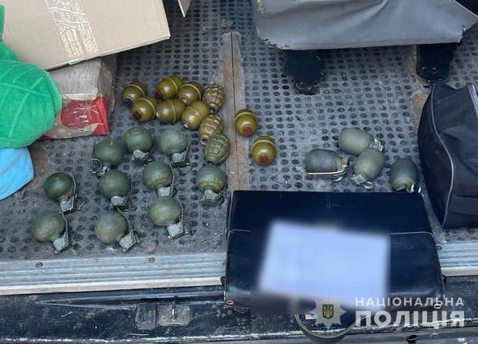 На Львівщині батька й сина судитимуть за торгівлю зброєю