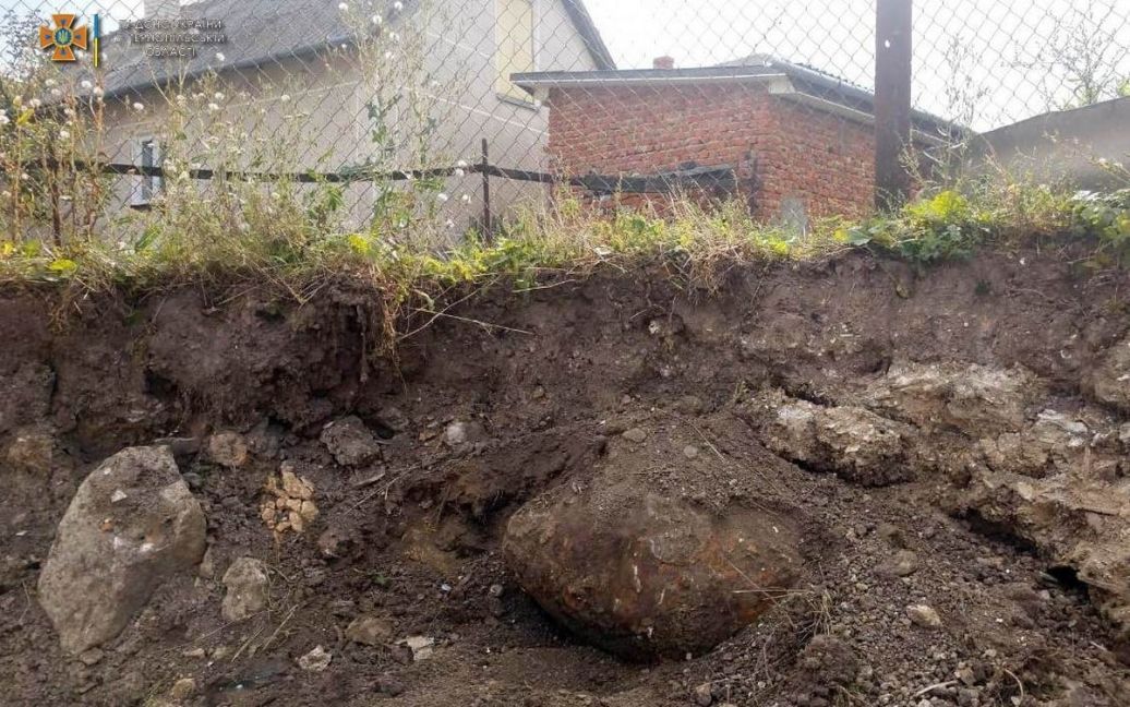 У Тернопільській області розкопали та знешкодили 250-кілограмову авіаційну бомбу