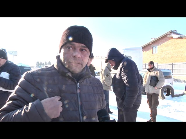 На пункті видачі дозволів на перевезення – величезна черга