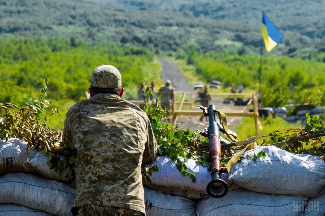 Ситуація на Донбасі: 15 ворожих обстрілів, семеро поранених