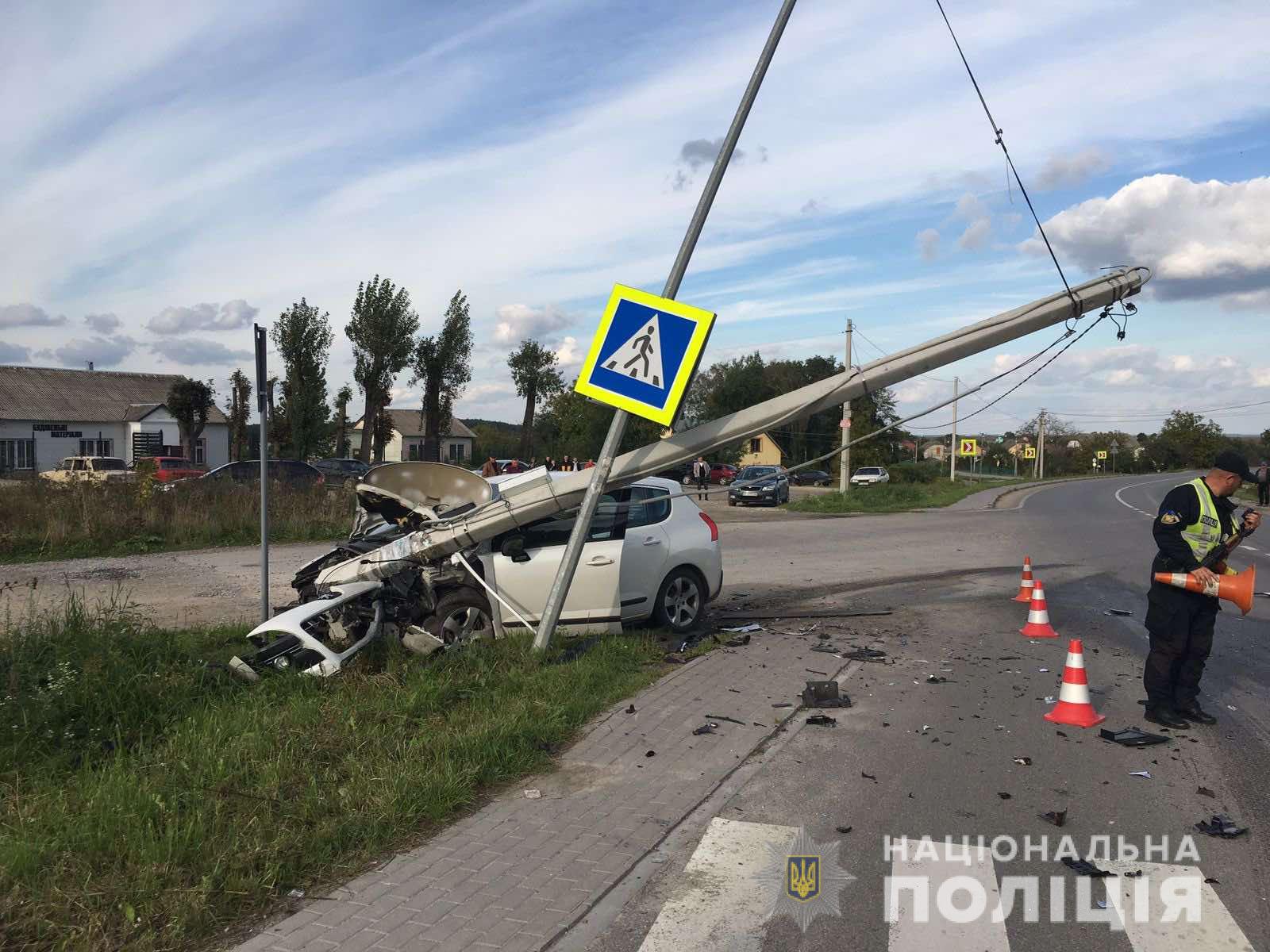 Поблизу Львова зіткнулися два автомобілі, четверо людей постраждали