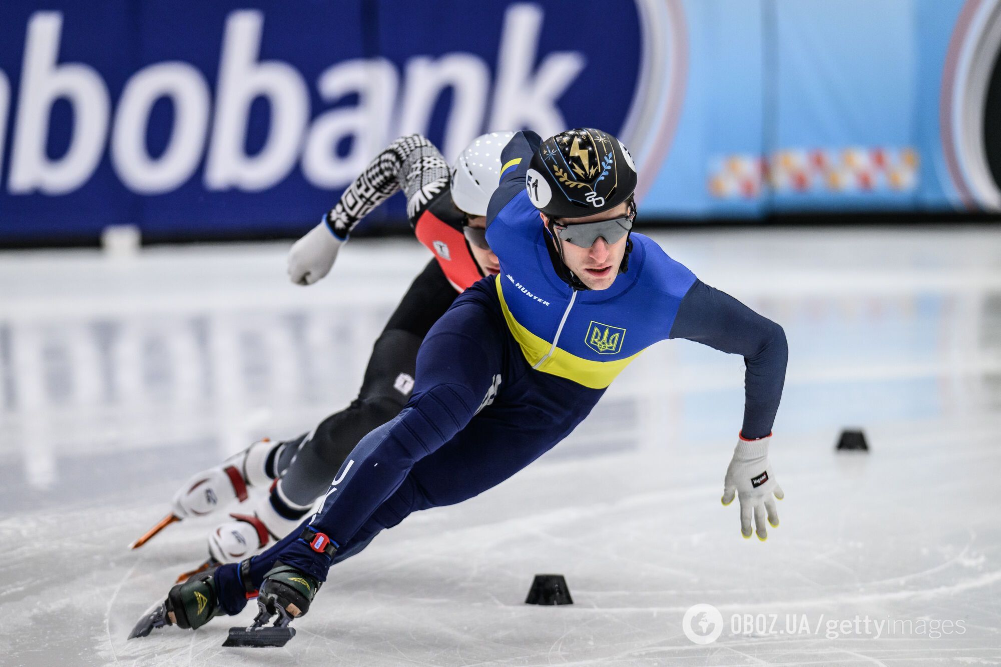 Українському спортсмену заборонили виступати на Олімпіаді-2026 у шоломі з цитатою Ліни Костенко
