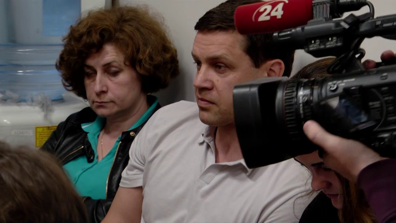 Вчительку звільнили зі школи через допис про Гітлера