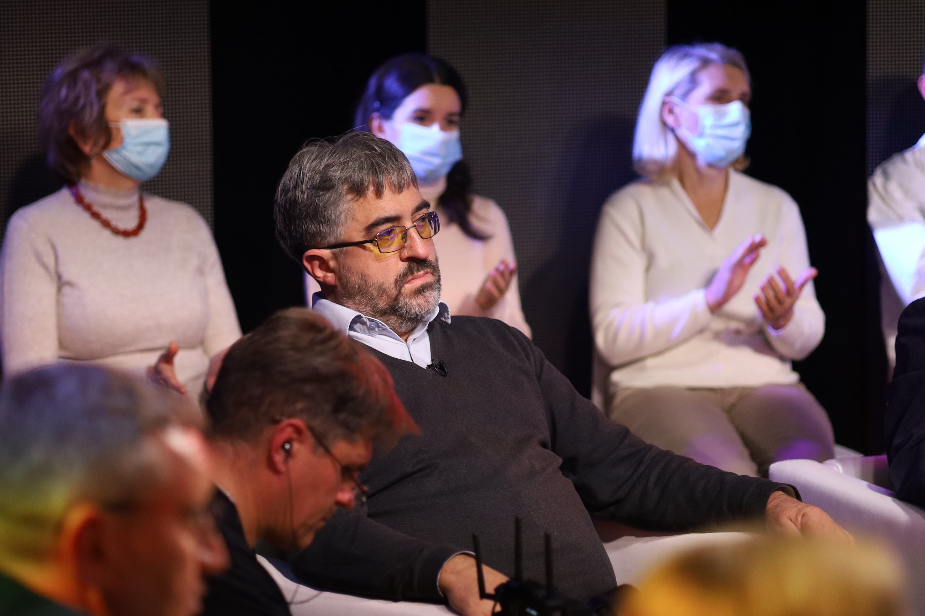 У відповідь на падіння рейтингу чекаю від «Слуг народу» нових театральних постановок, - політолог